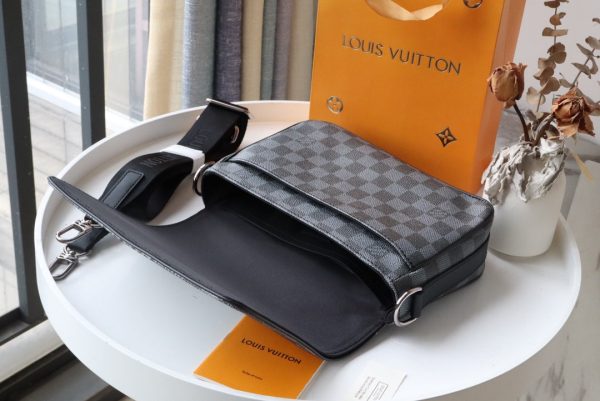 LV Studio Messenger Damier Graphite Gray For Men, Bags, Shoulder And Crossbody Bags 9.3in/25.3cm LV N50013