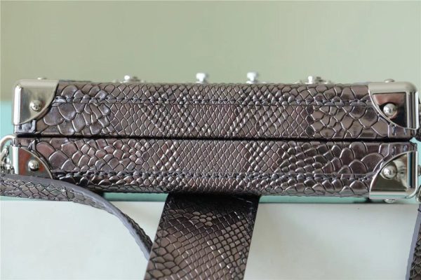 LV Petite Malle High Shiny Alligator By Nicolas Ghesquiere Silver For Women, Shoulder And Crossbody Bags 7.9in/20cm LV