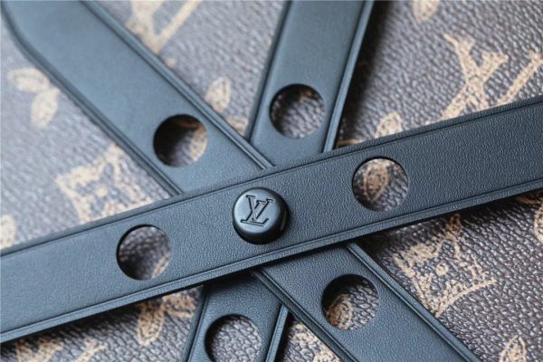 LV Wheel Box Monogram Canvas For Women, Women’s Handbags, Shoulder Bags And Crossbody Bags 9.1in/23cm LV M59706