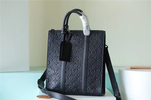 LV Sac Plat Cross Taurillon Black For Men, Bags, Shoulder And Crossbody Bags 28.5in/11.2cm LV M59960