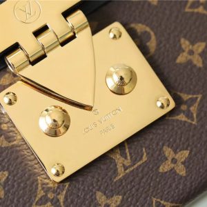 LV Petite Malle East-West Monogram Canvas By Nicolas Ghesquiere For Women, Shoulder And Crossbody Bags 27cm/10.6in LV M46120