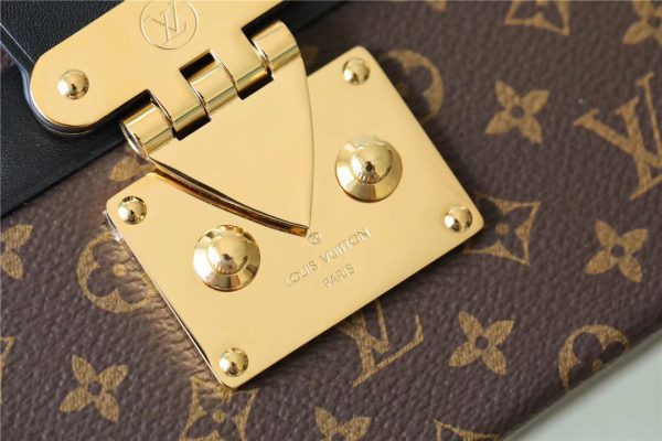 LV Petite Malle East-West Monogram Canvas By Nicolas Ghesquiere For Women, Shoulder And Crossbody Bags 27cm/10.6in LV M46120