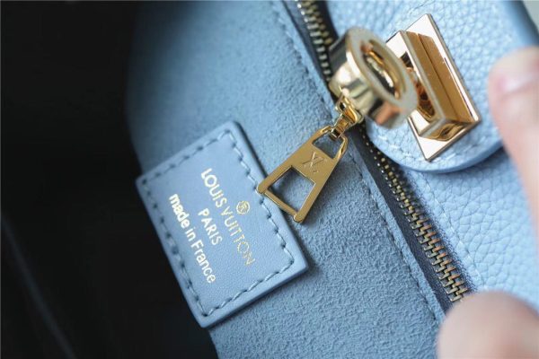 LV On My Side PM Mahina Bleu Nuage Blue For Women, Shoulder And Crossbody Bags 25cm/9.8in LV M59432