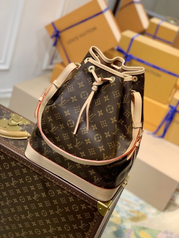 LV Noé Bucket Bag Monogram Canvas For Women, Shoulder Bags 13.4in/36cm LV M42224