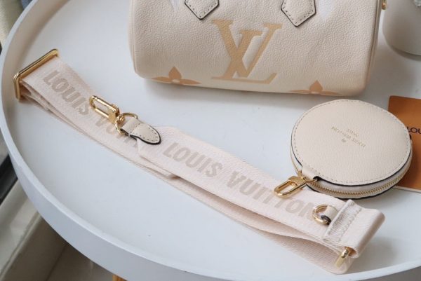 LV Monogram 20cm White Cream