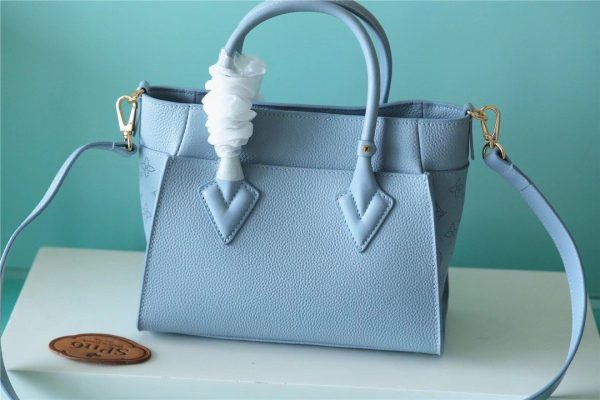 LV On My Side PM Mahina Bleu Nuage Blue For Women, Shoulder And Crossbody Bags 25cm/9.8in LV M59432