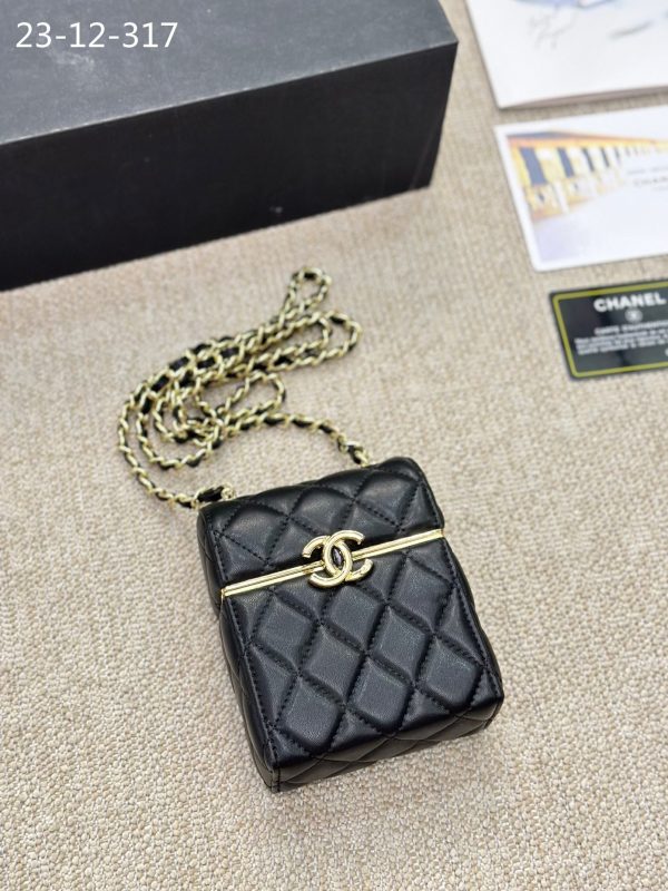 CHANEL SMALL BOX WITH CHAIN GOLD HARDWARE BLACK 13CM