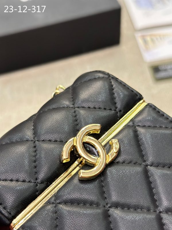 CHANEL SMALL BOX WITH CHAIN GOLD HARDWARE BLACK 13CM