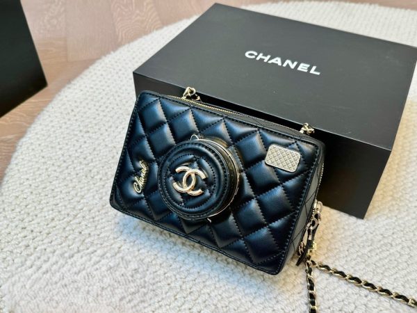 CHANEL CAMERA BAG LAMBSKIN BLACK 18CM AS4817 B16255 94305