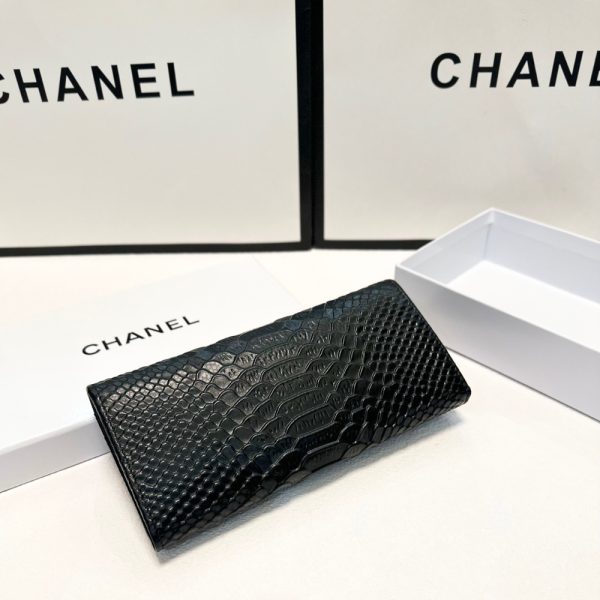 CHANEL PYTHON WALLET BLACK 19CM