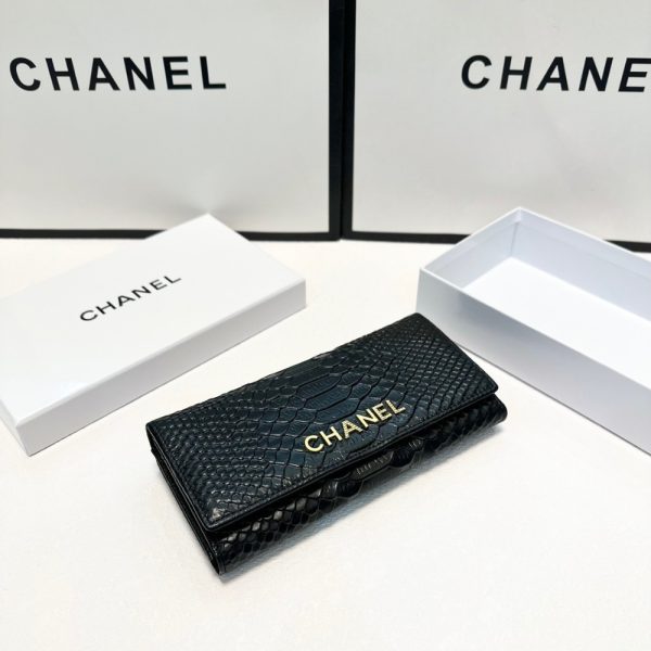 CHANEL PYTHON WALLET BLACK 19CM