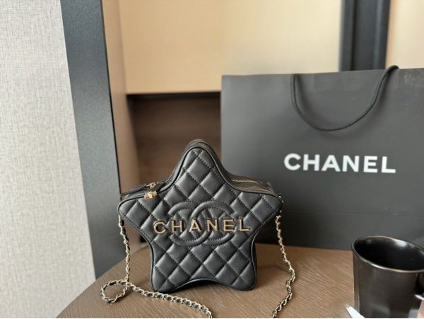 CHANEL STAR HANDBAG BLACK 22CM AS4579 B15143 94305