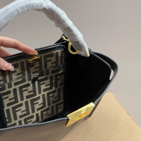 FENDI PEEKABOO X LITE MEDIUM BLACK 29CM 8BN310A5E9F19PH