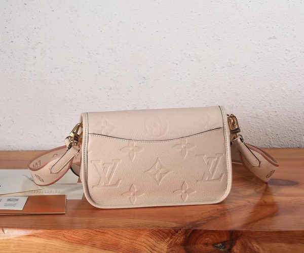 LOUIS VUITTON DIANE MONOGRAM EMPREINTE LEATHER CRÈME BEIGE 18CM M46388