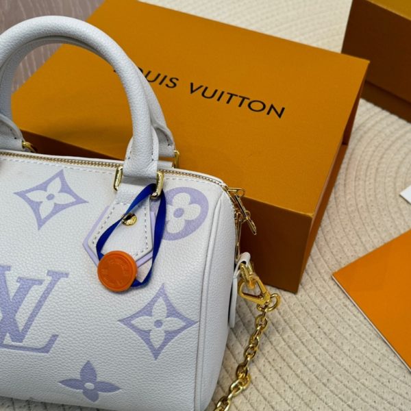 LOUIS VUITTON SPEEDY BANDOULIÈRE 20 WHITE AND PALE LAVENDER 20CM