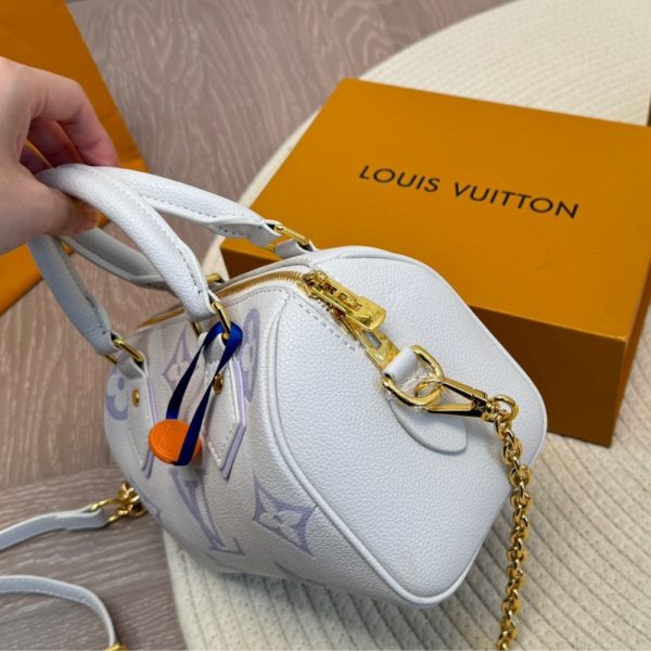 LOUIS VUITTON SPEEDY BANDOULIÈRE 20 WHITE AND PALE LAVENDER 20CM