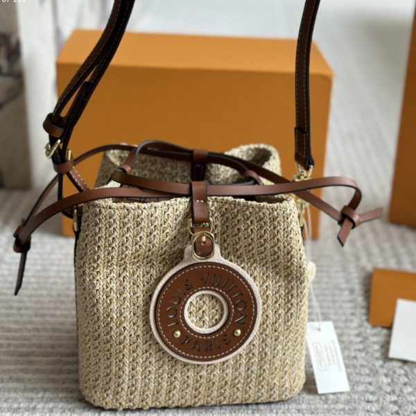 LOUIS VUITTON NOÉ PURSE TAN 18CM M83521