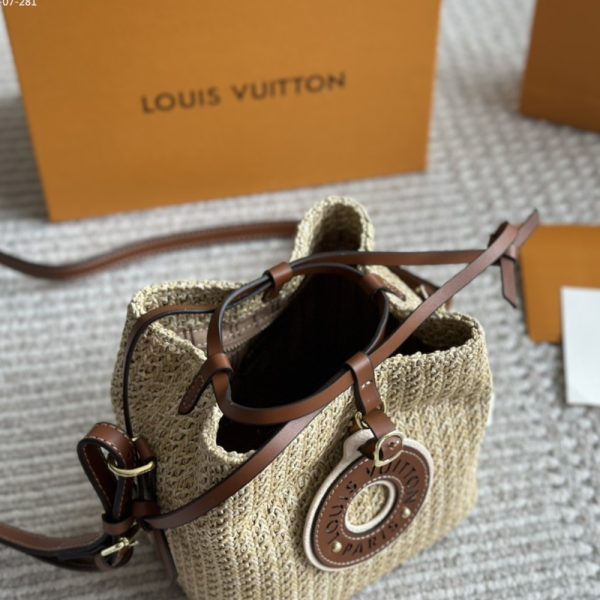 LOUIS VUITTON NOÉ PURSE TAN 18CM M83521