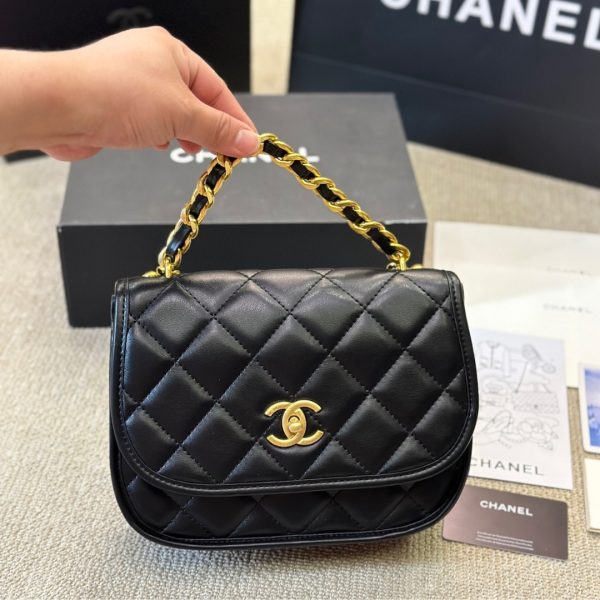 CHANEL CROSSBODY BAG CALFSKIN AND GOLD TONE METAL BLACK 23CM AS4845 B16235 94305