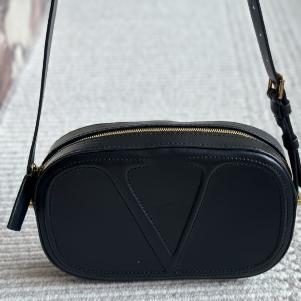 VALENTINO VLOGO WALK CALFSKIN CROSSBODY BAG BLACK 25CM