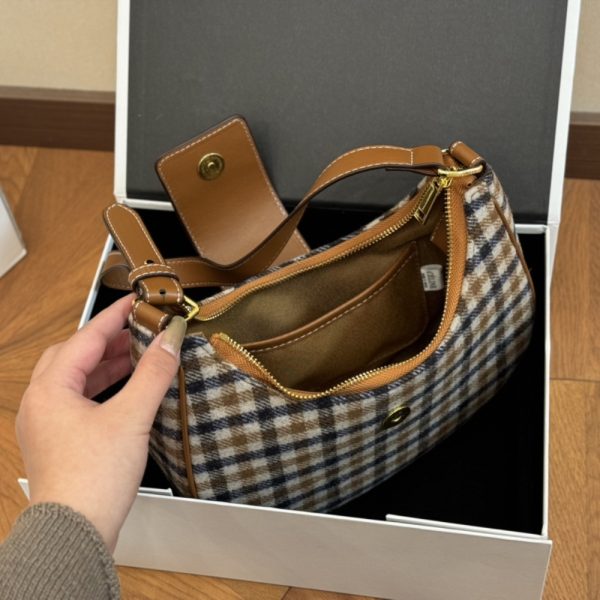 CELINE AVA TRIOMPHE BAG IN TARTAN TEXTILE AND CALFSKIN MEDIUM 24CM 114492FYD 14ML