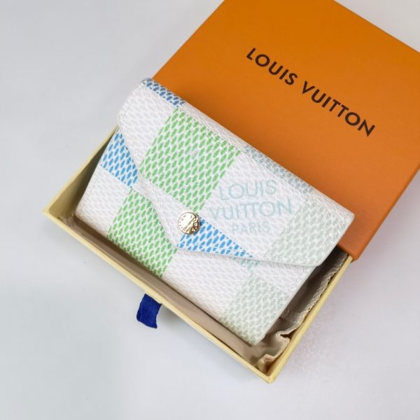 LOUIS VUITTON VICTORINE WALLET IN DAMIER CANVAS GREEN 12CM N40750