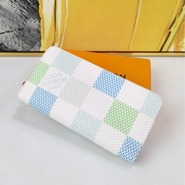 LOUIS VUITTON ZIPPY WALLET IN DAMIER CANVAS GREEN 19.5CM