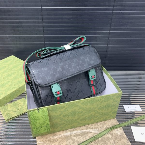 GUCCI GG SUPREME CANVAS SMALL MESSENGER BAG BLACK 23CM