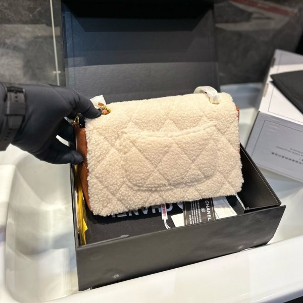 CHANEL FLAP BAG SHEARLING BEIGE & BROWN 23CM AS5149-B18194-NZW48