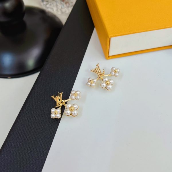 LOUIS VUITTON LV FLORAGRAM EARRINGS WHITE GOLD