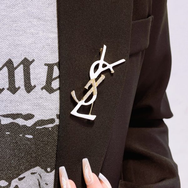 SAINT LAURENT YSL BROOCH WHITE