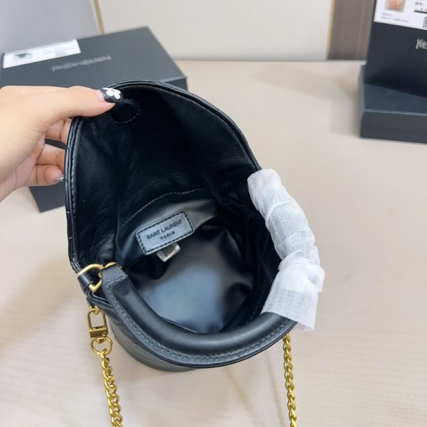 SAINT LAURENT GABY BUCKET BAG IN LAMBSKIN BLACK 18CM 7639611EL071000