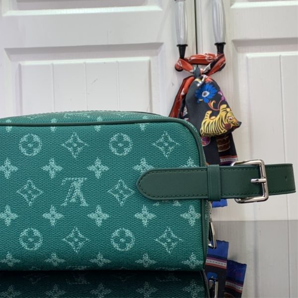 LOUIS VUITTON ROCKER DOPP KIT GREEN 22CM