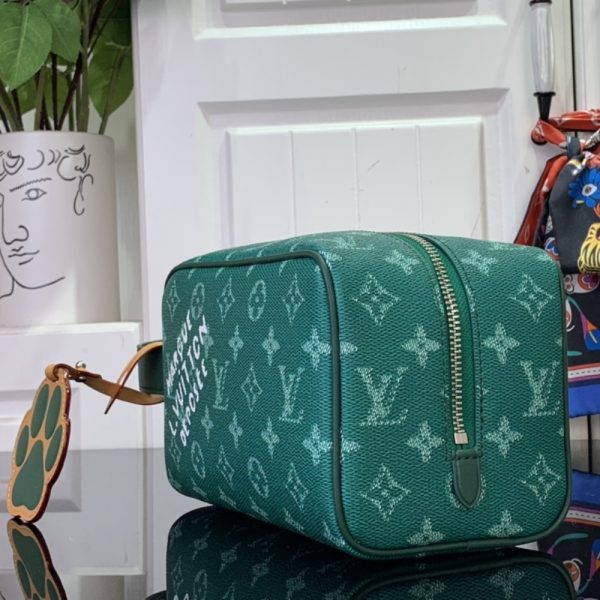 LOUIS VUITTON ROCKER DOPP KIT GREEN 22CM