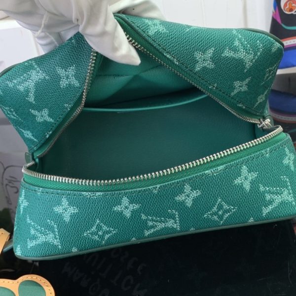 LOUIS VUITTON ROCKER DOPP KIT GREEN 22CM