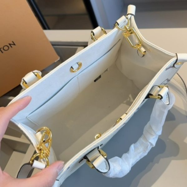 LOUIS VUITTON ONTHEGO PM DOVE WHITE 25CM