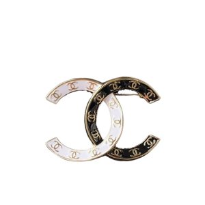 CHANEL CC BROOCH BLACK AND WHITE