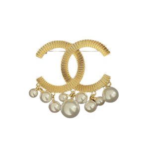 CHANEL CC BROOCH GOLD WITH PEARLS