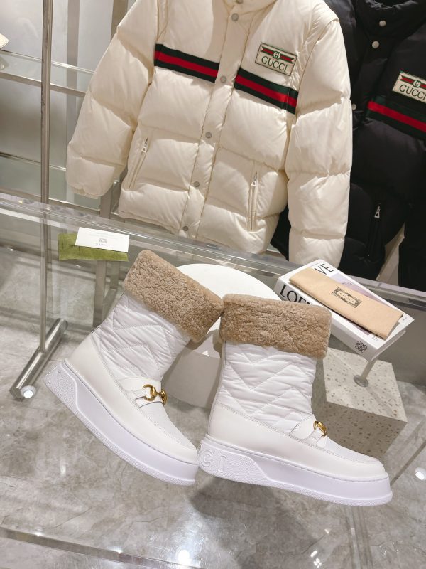 GUCCI HORSEBIT CHEVRON QUILTED BOOTS WHITE