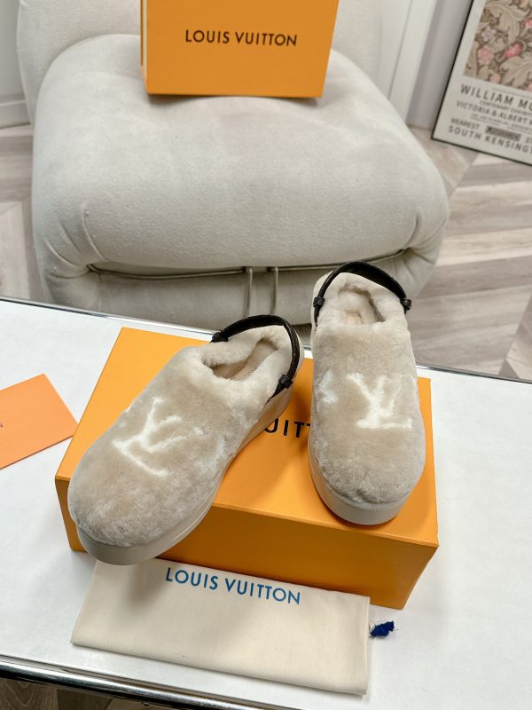 LOUIS VUITTON ASPEN COMFORT CLOG LIGHT BEIGE