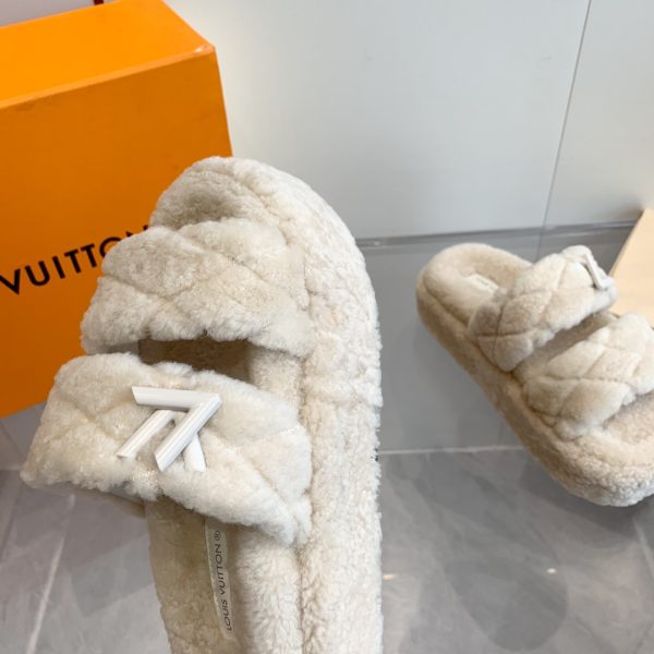 LOUIS VUITTON LV SUNSET PLATFORM COMFORT MULE SHEARLING NATURAL 1ACTVF