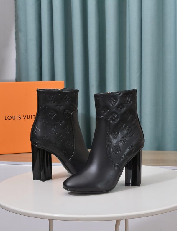 LOUIS VUITTON SILHOUETTE ANKLE BOOT LEATHER BLACK 1ADCLK