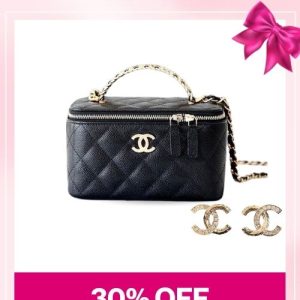 Love Set Chanel: Small Vanity Case Bag + Earrings – MassToneUS