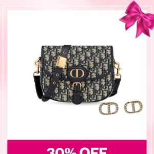 Love Set Dior: Medium Bobby Bag + Monogram Mini Earrings – MassToneUS