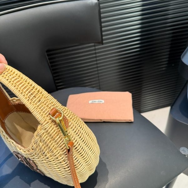 MIUMIU WANDER WICKER HOBO BAG TAN AND CARAMEL 13CM 5BC125 2BVU F0KFZ V OOO