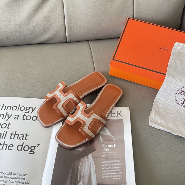 HERMES ORAN SANDAL GOLDEN BEIGE H221106Z 79360