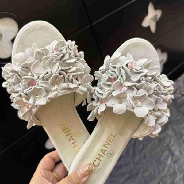 CHANEL MULES SUEDE KIDSKIN AND STRASS WHITE G46231 B19043 NAEYA