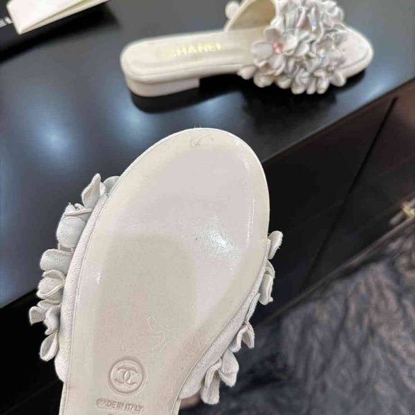 CHANEL MULES SUEDE KIDSKIN AND STRASS WHITE G46231 B19043 NAEYA