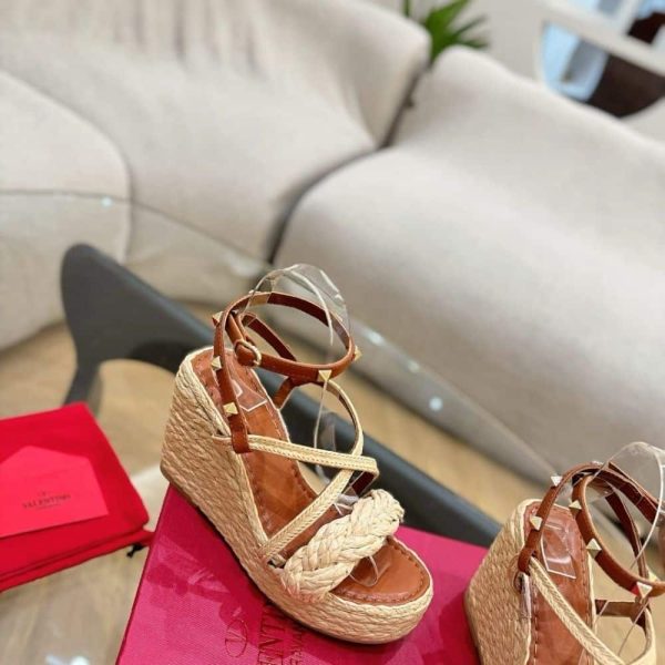 VALENTINO GARAVANI WOVEN RAFFIA WEDGE ESPADRILLES FARFETCH BEIGE