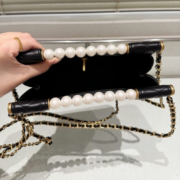 CHANEL SMALL TOTE GOLD TONE METAL BLACK 27CM AS5413 B19658 94305